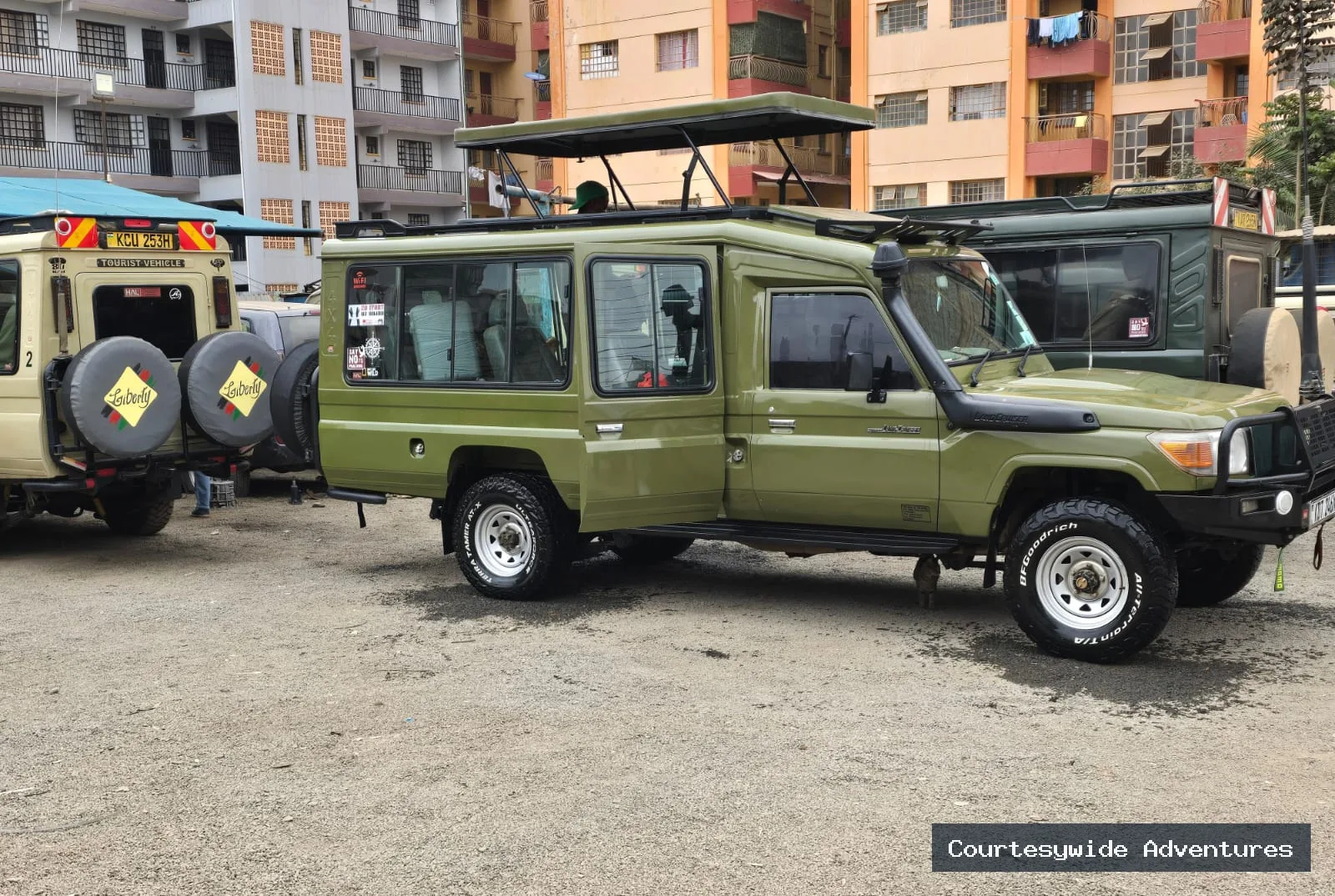 Toyota Land Cruiser Safari 4x4 with Pop Up Roof | Courtesywide Adventures