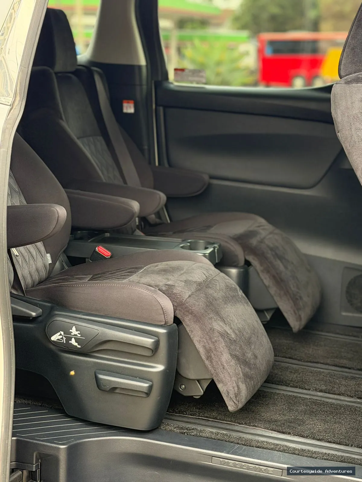 Nissan Serena 7 Seater / Noah / Alphard